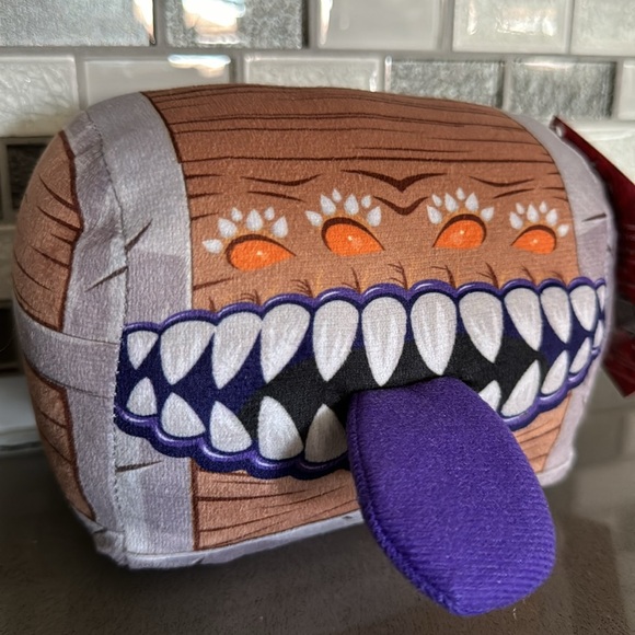Dungeons & Dragons MIMIC Chest Plush / Limited  Edition / 6” / BRAND NEW - Picture 5 of 16
